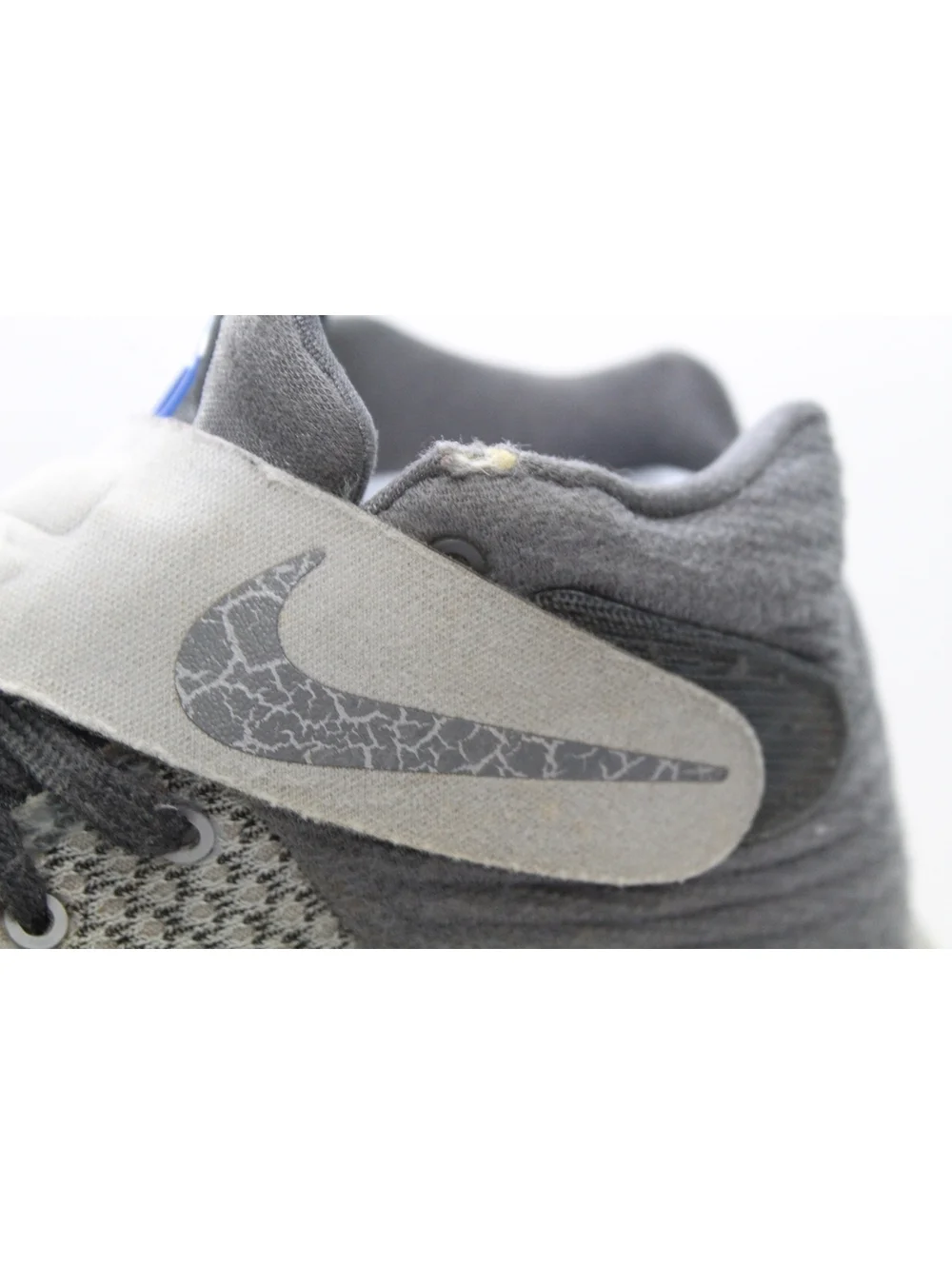 Nike Kyrie Irving 2 Sneakers 826673 Gray 2Tone Basketball Shoes Youth Size 5 Y